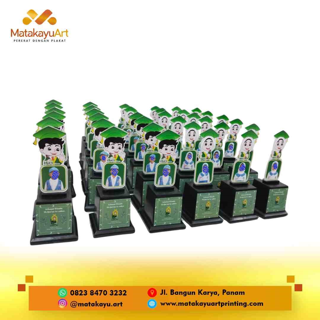 You are currently viewing Rekomendasi Tempat Jual Plakat Wisuda di Pekanbaru